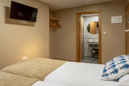 Habitación doble del Hotel Báltico 2 estrellas en Luarca